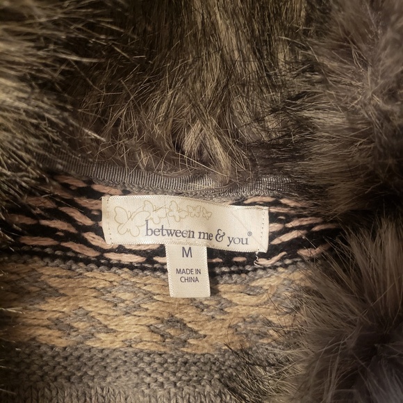 Between me & you sweater. - Picture 2 of 4